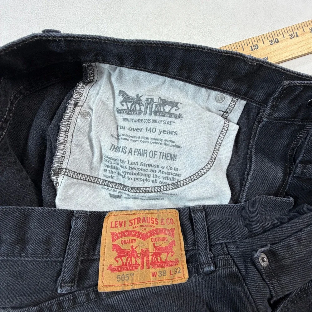 Levi's 505 Regular Fit Mens‎ 38x32 Black Straight Leg Denim Jeans 505-0260
